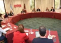 Sáenz evalúa reducir los ministerios y reestructurar el gabinete
