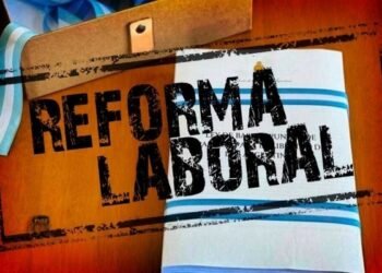 Reforma laboral de Milei: 12 horas de trabajo, parte del sueldo pagado con ticket canasta e indemnizaciones en cuotas