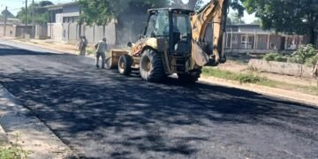 Sigue la obra de pavimiento y cordón cuneta en Orán