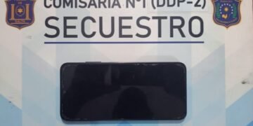 Policías recuperaron un celular sustraído