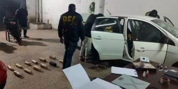 Imputan a una pareja por organizar y financiar el envío de 48 kilos de cocaína desde Aguas Blancas