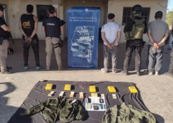 Tres salteños, entre ellos un comandante de Gendarmería nacional, detenidos con cocaína en Santiago del Estero