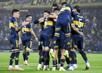 Boca goleó a Newell´s y llegó a cima de su zona