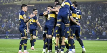 Boca goleó a Newell´s y llegó a cima de su zona