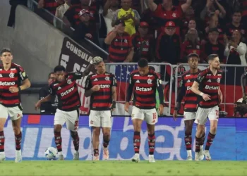 Copa Libertadores: Flamengo derrotó sobre el final a Racing