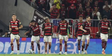 Copa Libertadores: Flamengo derrotó sobre el final a Racing