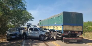 Intentaron darse a a fuga con 11.950 paquetes de cigarrillos y 157 kilos de hojas de coca
