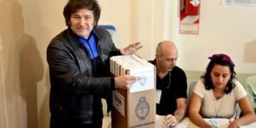 El presidente Javier Milei votó y no hizo declaraciones