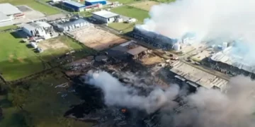 Diez industrias fueron afectadas por el incendio en Ezeiza