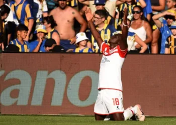 Estudiantes dio el golpe y eliminó a Rosario Central