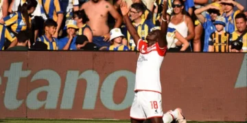 Estudiantes dio el golpe y eliminó a Rosario Central