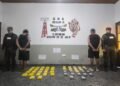 Traficaban 46 kilos de cocaína en sus espaldas