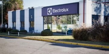 Electrolux extiende la suspensión de 400 empleados: “No hay trabajo”