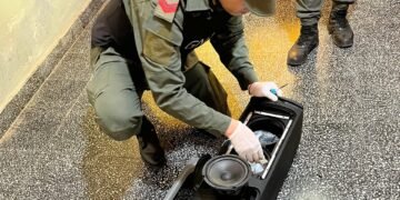 Escondió más de 3 kilos de cocaína dentro de un parlante