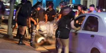 La golpearon y la dejaron tirada tras salir de un boliche en Embarcación