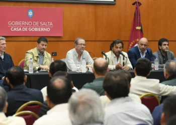 Sáenz a intendentes: “Sigamos trabajando por el crecimiento de Salta y manteniéndonos cercanos a la gente”