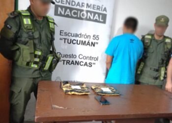 Ocultó más de un kilo de cocaína en el baño de un ómnibus