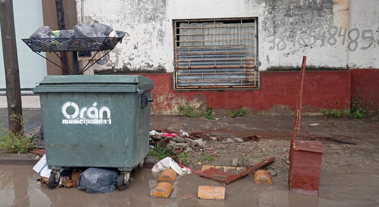 Piden no sacar la basura los días de lluvia - Radio Ciudad Oran