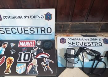 Sustrajo elementos de un vehículo y fue demorado