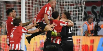 Estudiantes campeón, venció a Racing por penales