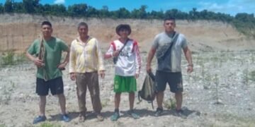 Policías rescataron a dos pescadores en el río Iruya