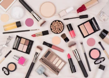 La ANMAT prohibió más de 40 cosméticos y los sacó del mercado