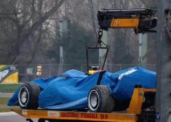 F1: El único debutante chocó en su primera prueba con Racing Bulls