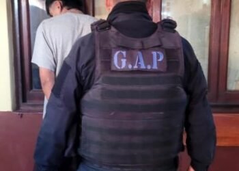 Fueron detenidos por el robo de una moto en perjuicio de tres mujeres