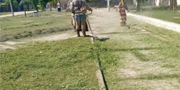 Trabajos de limpieza en plazas y plazoletas