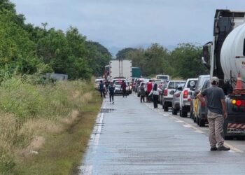 Ruta 50 cortada por las lluvias caídas