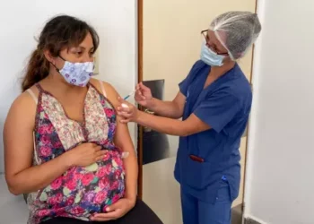 Comenzó la vacunación para embarazadas contra el virus sincicial respiratorio