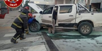 Incendio vehicular en la estación de servicio YPF