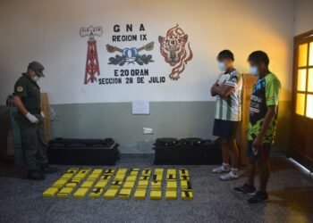 Camuflaron cocaína en dos parlantes y terminaron presos en Orán