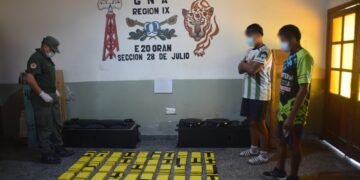 Camuflaron cocaína en dos parlantes y terminaron presos en Orán
