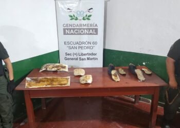 Los detuvieron con cocaína adherida al cuerpo y oculta en el calzado
