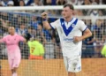 Vélez derrotó a Boca y es puntero en su zona