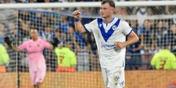 Vélez derrotó a Boca y es puntero en su zona