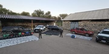 Hallan tres camionetas estacionadas y cargadas con más de 1.700 kilos de hojas de coca