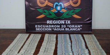 4 años de prisión a una pareja que intentó pasar a Bolivia con 214 mil dólares ocultos en fajas