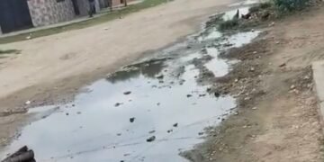 VIDEO: Denuncian una importante pérdida de líquidos cloacales