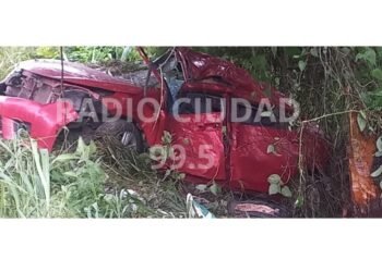 Accidente en la Ruta 50, mordió la banquina y destrozó el auto