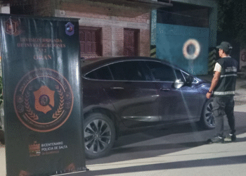 La policía recuperó un auto en Aguas Blancas