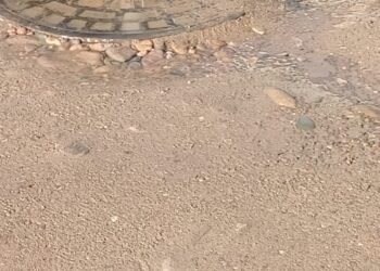 Vecinos denuncian pérdida de líquidos cloacales