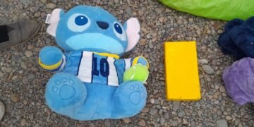 Mujer traficaba un kilos cocaína dentro de un peluche