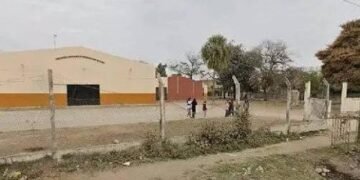 A los tiros en el patio de la Escuela “Terrones Riera”
