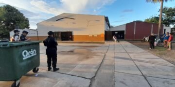 Padres se manifiestan en la Escuela “Terrones Riera”
