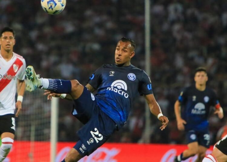 Liga Profesional: River visita esta noche a Independiente Rivadavia