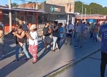 Yrigoyen: Marcha de vecinos en contra de la gestión de Soledad Cabrera