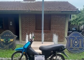 Policías recuperaron una moto robada