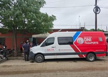 Sigue la atención del Móvil del Registro Civil en Orán